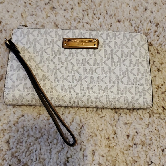 Michael Kors wristlet/wallet - Picture 1 of 5